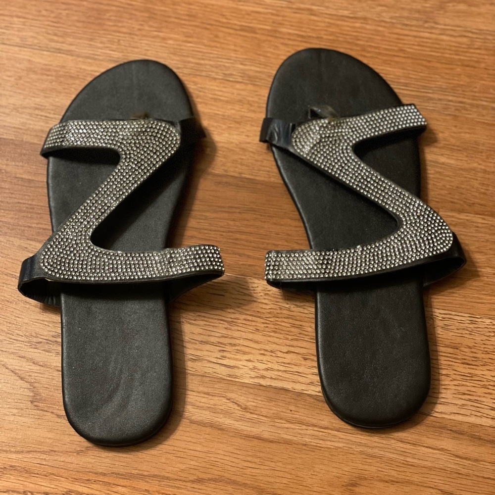 Black rhinestone zigzag sandals
